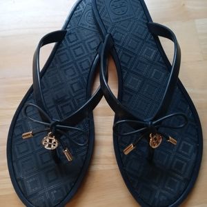 TORY BURCH BLACK THONG/FLIP FLOP SANDALS